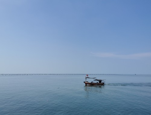 2023海边闲逛发圈的优美好段