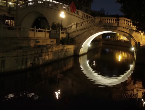 拍照晒夜景的朋友圈好段